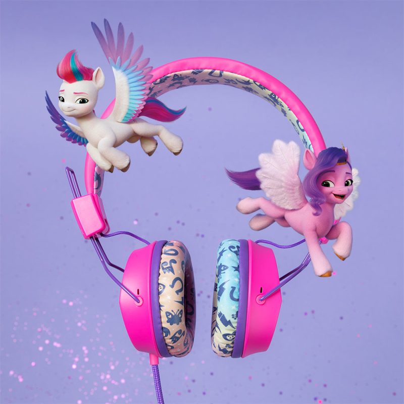 my little pony jlab jbuddies studio on ear kids headphones lifestyle3 fba6dd16 a33b 4ac4 b6bc 692442cd9176